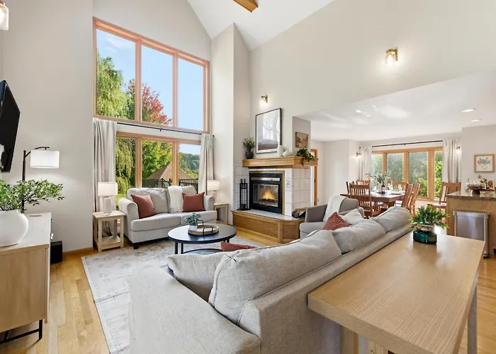 5br Galena Retreat Hot Tub Game Holiday home Guilford