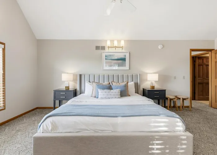 5br Galena Retreat Hot Tub Game Holiday home Guilford